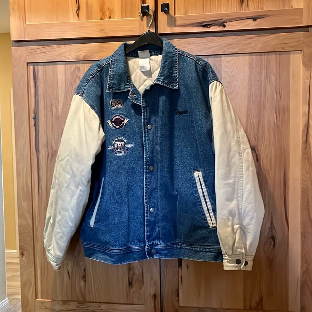 Vintage the Disney store Tigger jacket 1968 like new unisex’s size medium